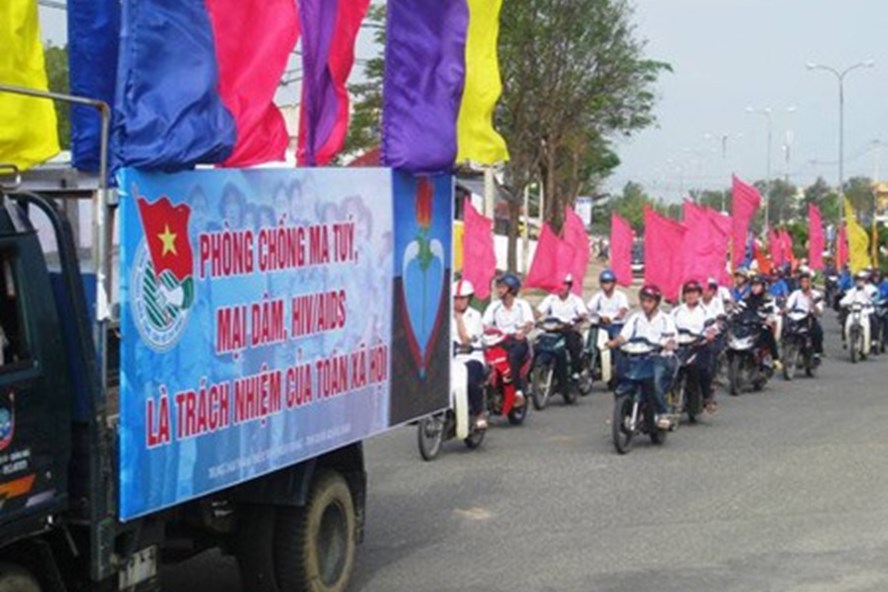 Sa vào cạm bẫy tệ nạn xã hội - “chiếc dây thòng lọng” nhân cách cán bộ, đảng viên